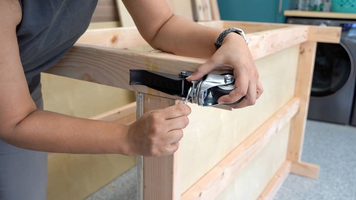 Cara Membuat Tempat Kerja (Workbench) Sederhana Untuk Custom Diecast