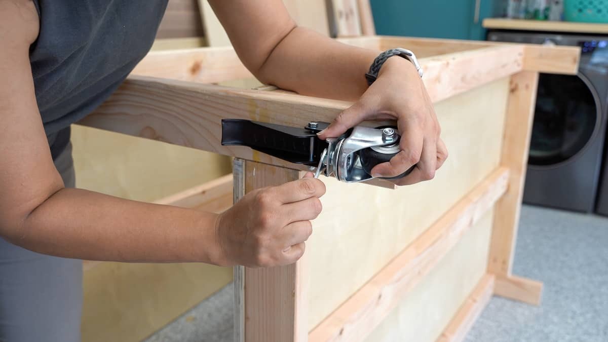 How To Build An Easy DIY Workbench With Storage